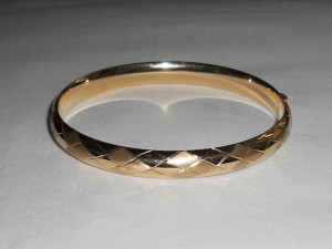 Scale pattern, bangle bracelet